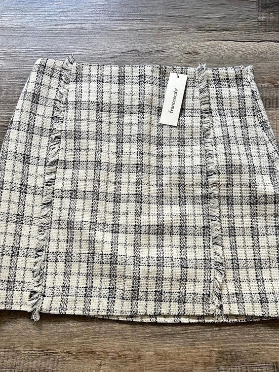 Francesca's Collections Dresses & Skirts - Francesca’s Plaid Fringe Mini Skirt in Beige & Black NWT